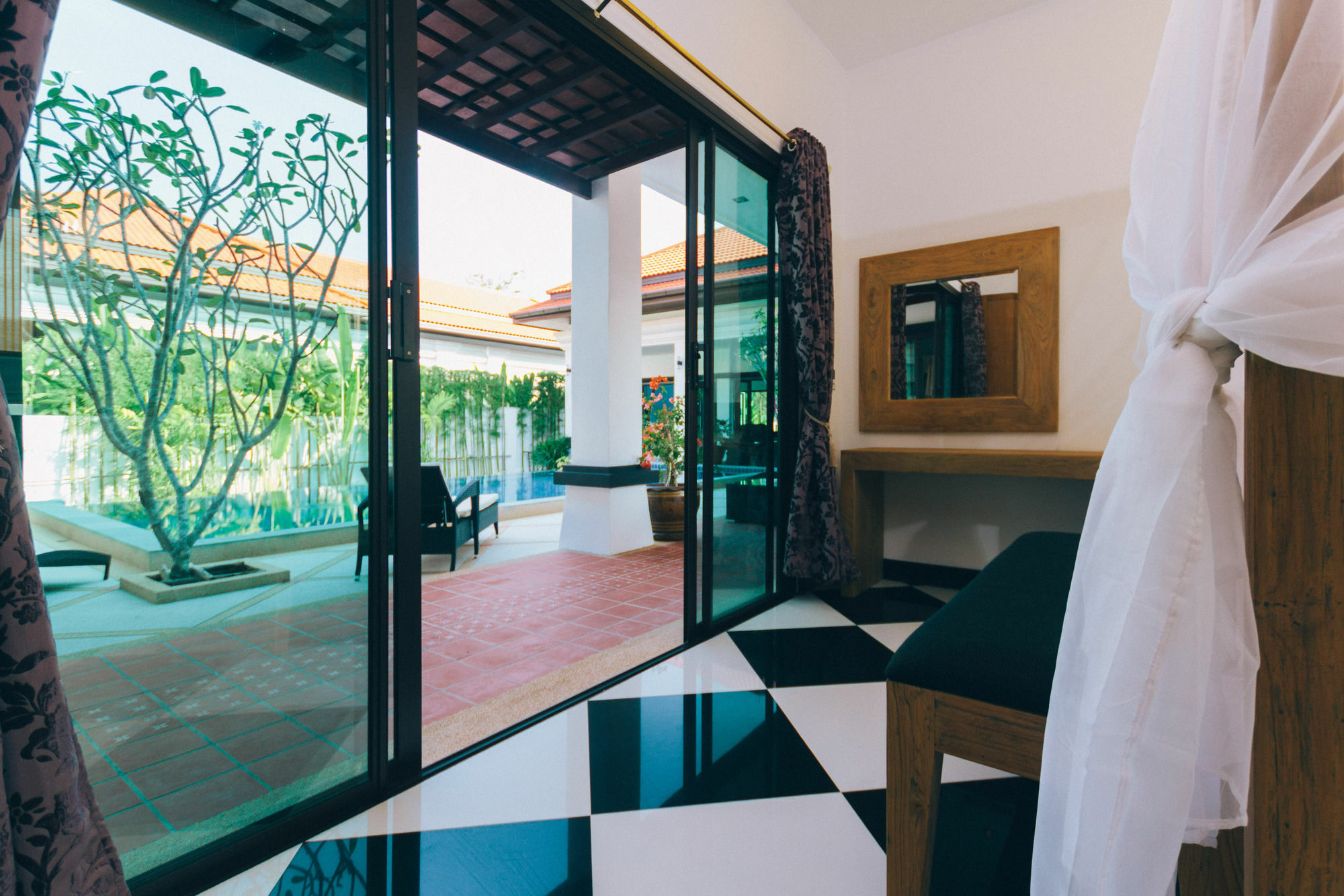 Jewels Villas Phuket Strand Surin Exterior foto